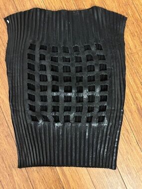 Oblique creations Black Cutout Ribbed Knit vest. Size medium